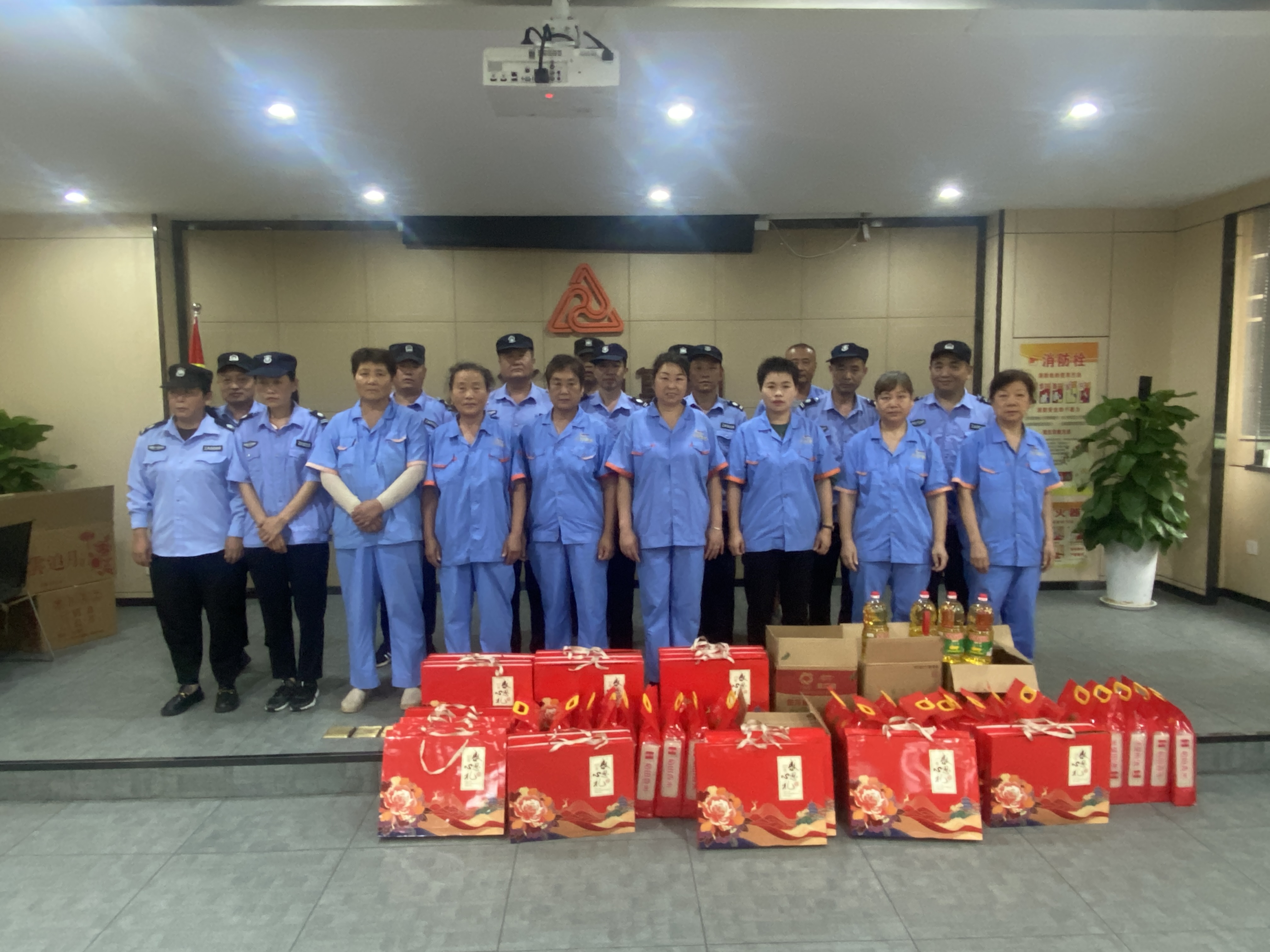 “浓情中秋节，，，，，，，慰问暖人心”——必赢文创集团工会开展一线职工慰问活动