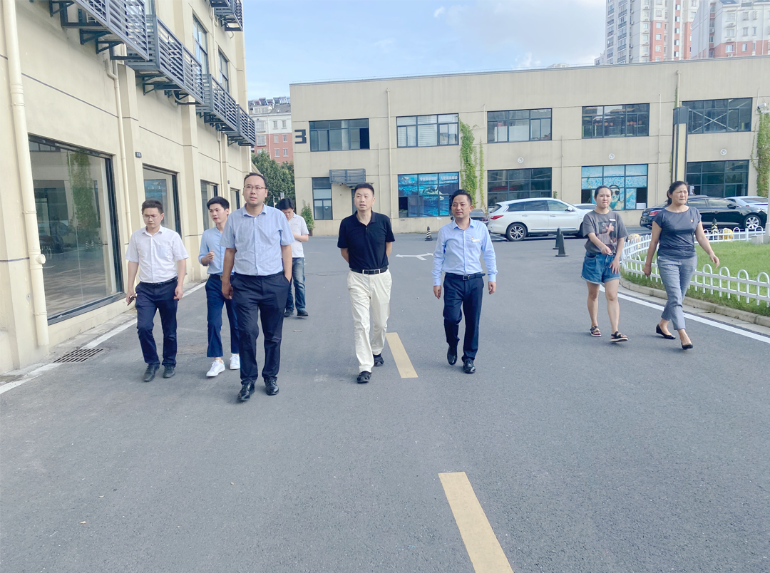 合肥市投资促进局副局长郭玉玺 莅临庐阳必赢文创园考察