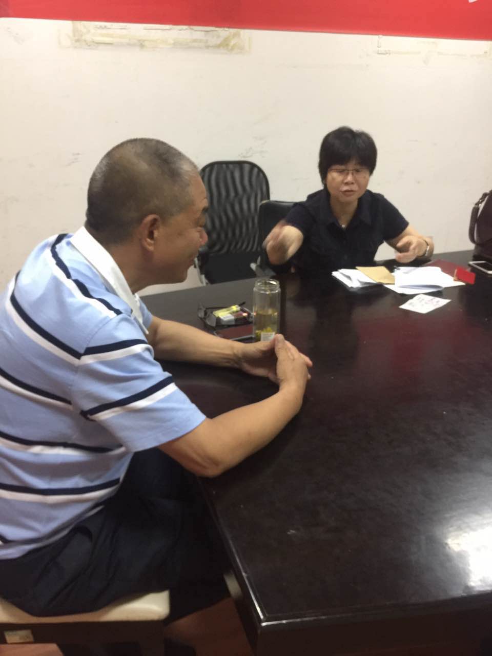 夸夸必赢老村长 爱岗敬业的老党员