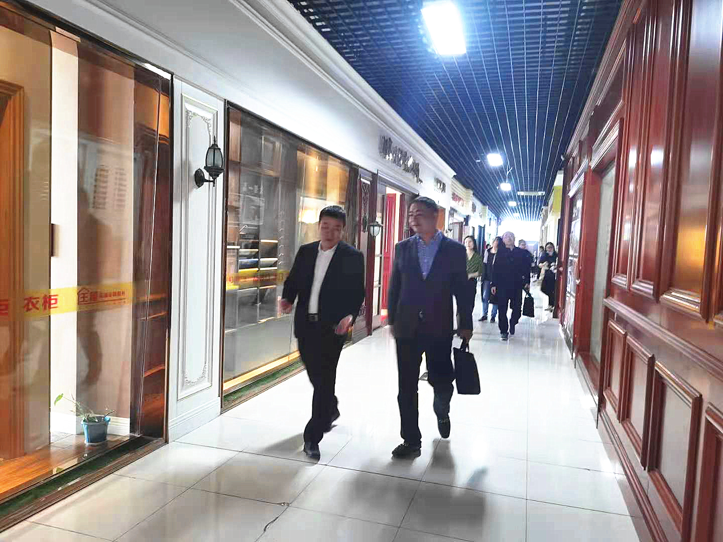 必赢市场参加全市职工队伍情况调研指导座谈会